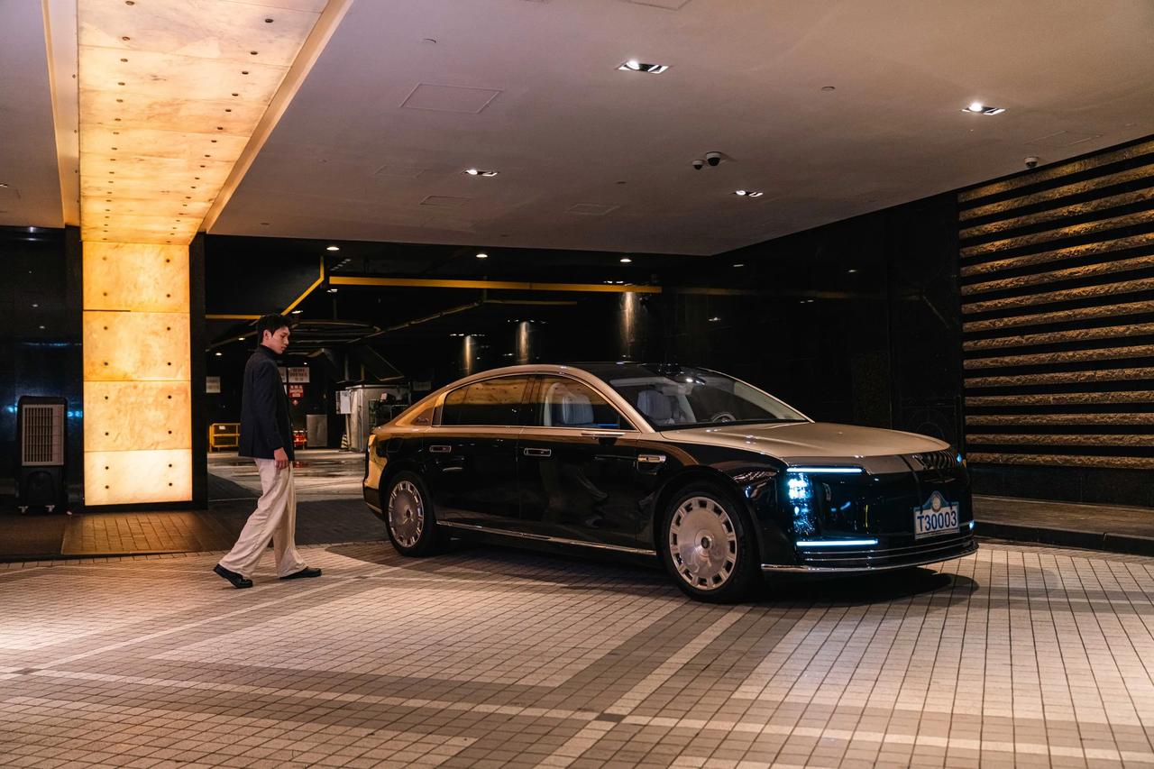 随着新春OTA推送，尊界S800再次展现了其对高端出行体验的深刻理解。
整车采用