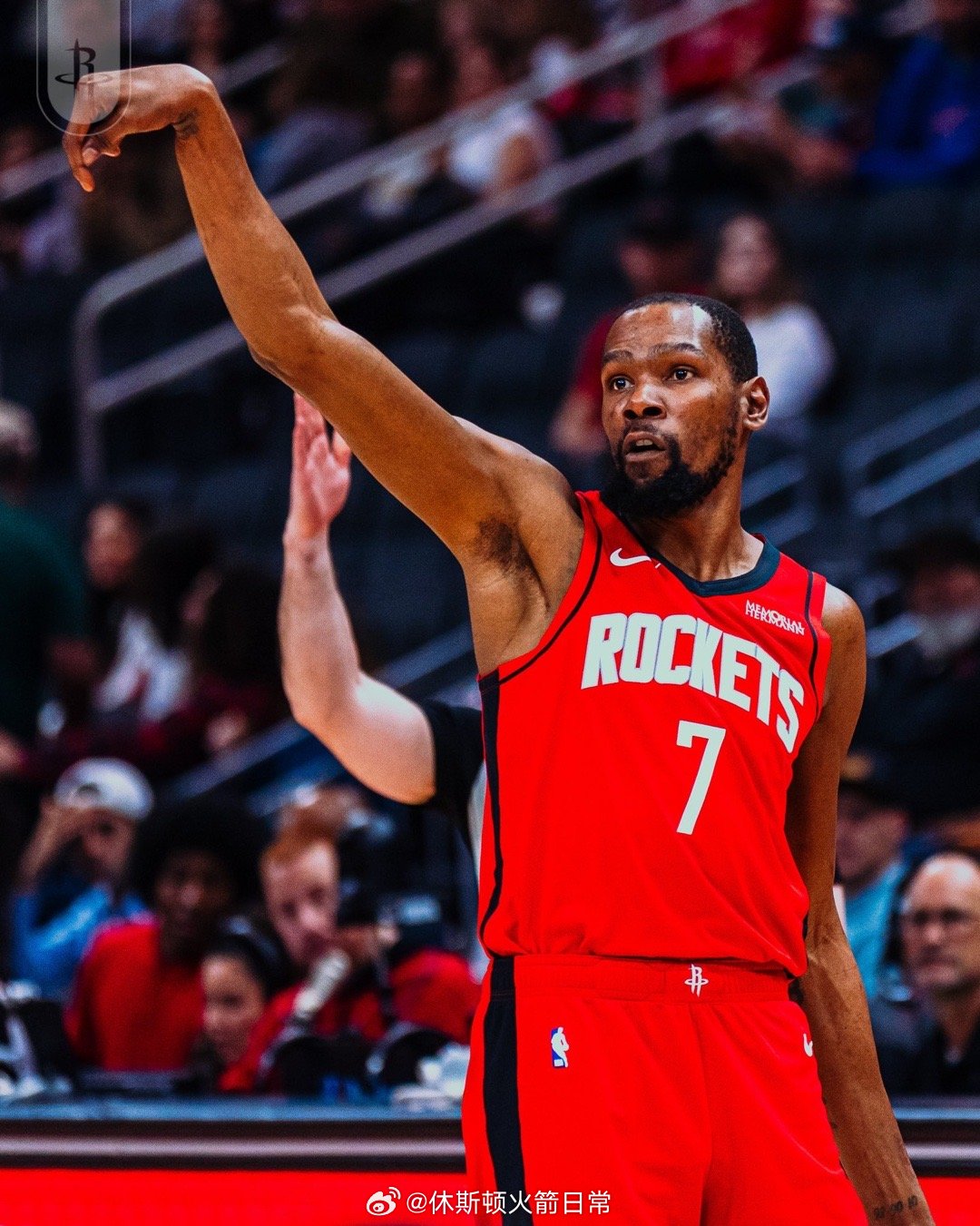 记者：关于比赛节奏，这支球队通常偏向慢节奏，但当你们提速时也曾取得成功。在策略上