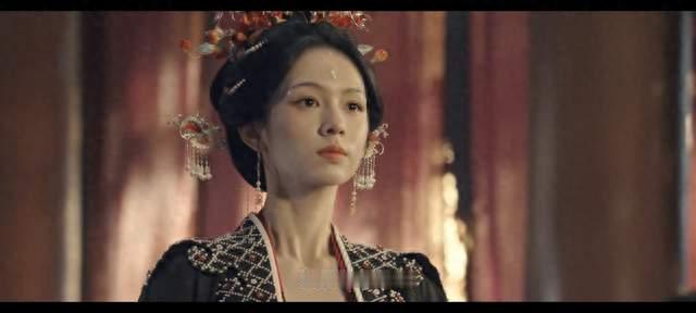 周也《一瓯春》哭戏登热搜！观众吵翻，到底是演砸还是角色需要？