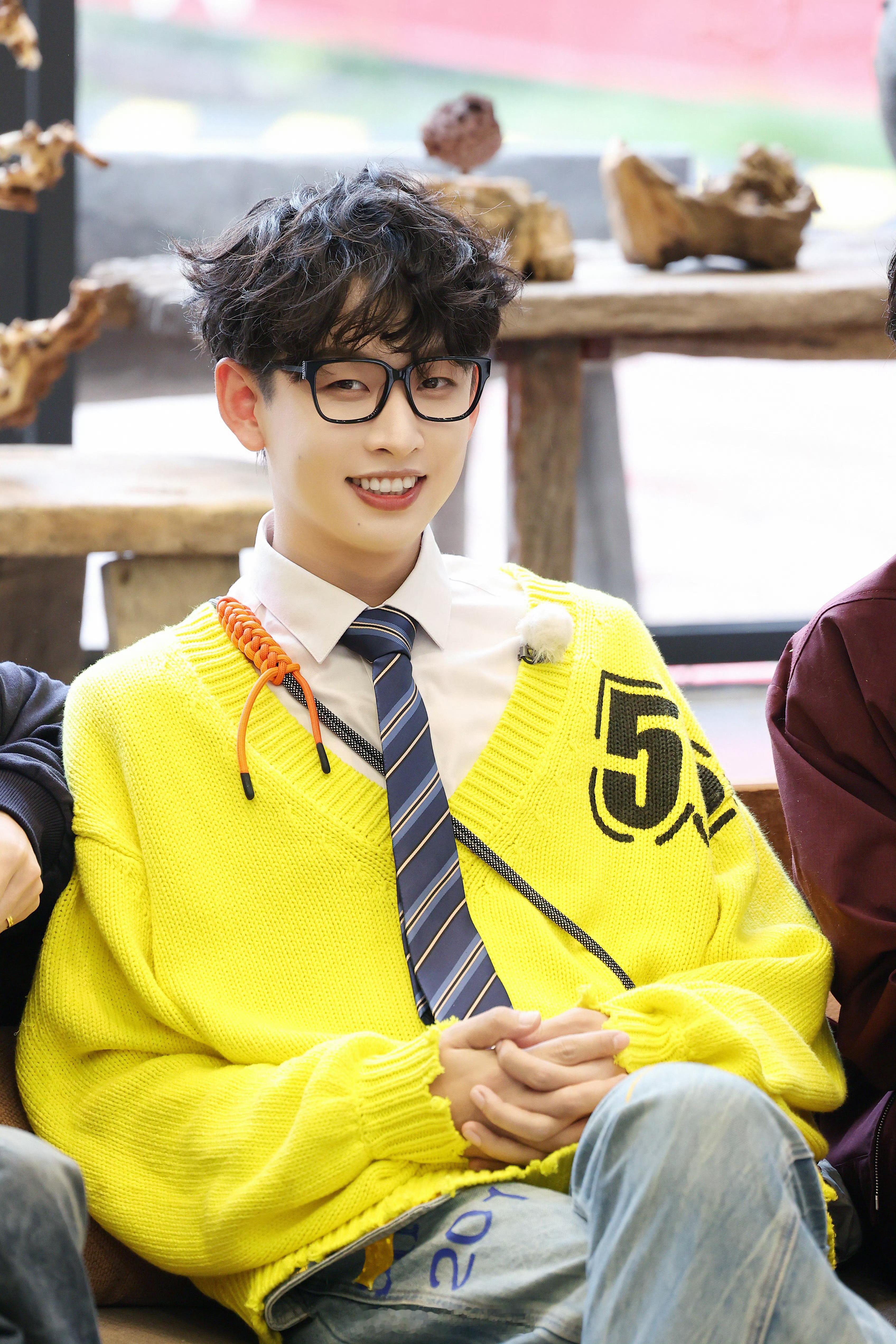 齐思钧飞行《亲爱的客栈》，明天录制 