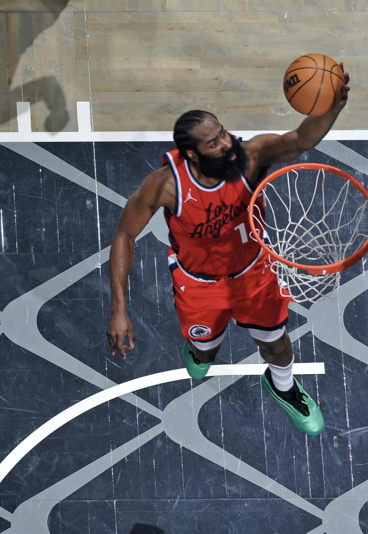 谁也没有想到快船和独行侠这对竟然是难兄难弟，刚开始可是说这两队都是争冠的球员，快