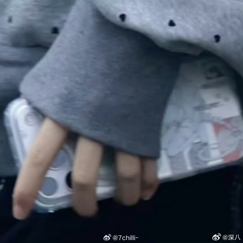 王橹杰天使手机壳王橹杰新手机壳是天使 王橹杰天使手机壳，好可爱 