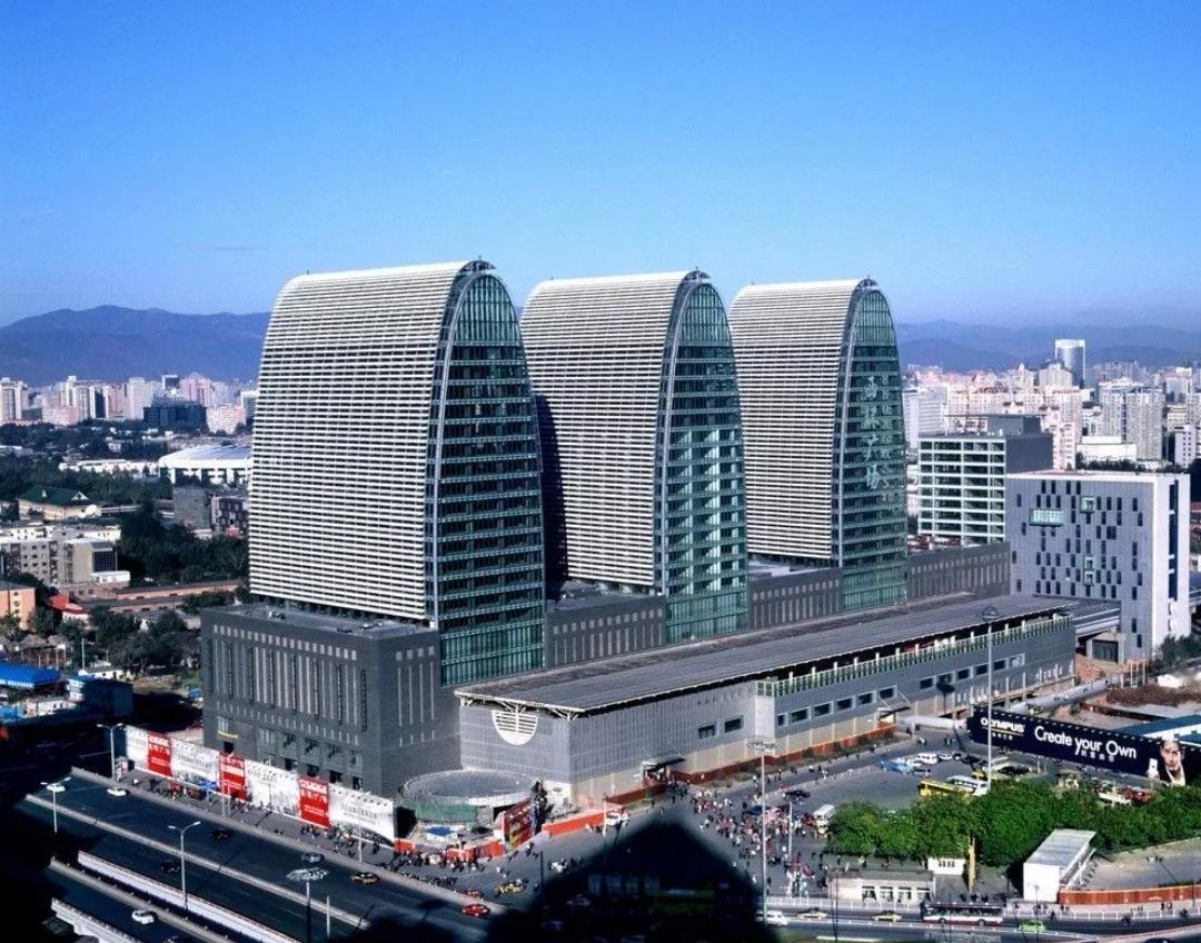 在各大媒体、房产大V和中介大力鼓吹和煽动下，这些城市的成交量迎来了爆发式增长，许