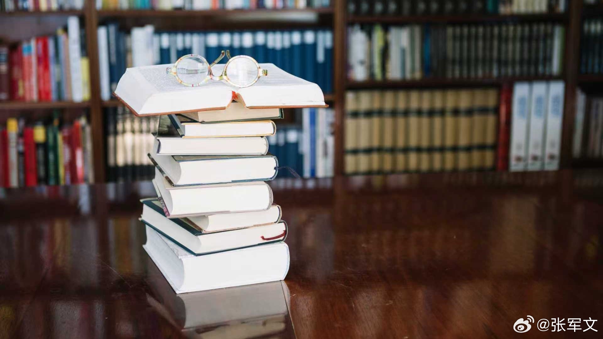 读书使我成为照亮自己的人我的私人宝藏书单书评  刚读完《人间温柔》，作者毕淑敏。