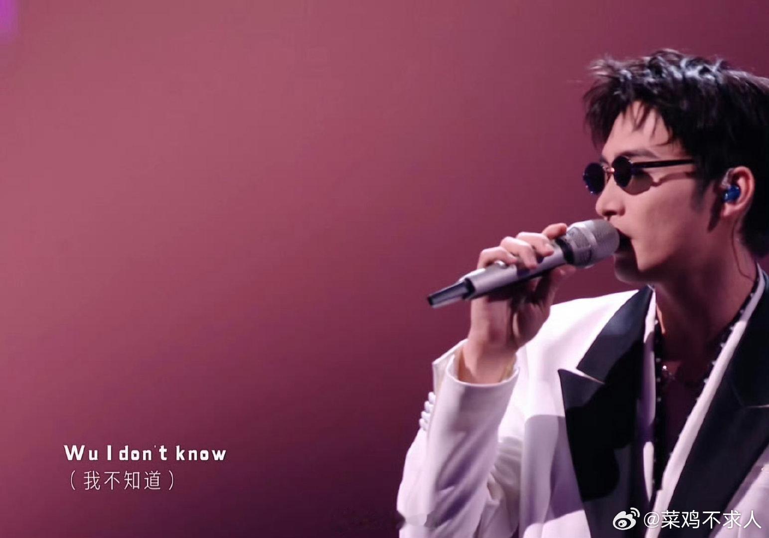 张彬彬初舞台ending张彬彬爱豆初长成中 本来只是随便点开披哥初舞台下半场，结
