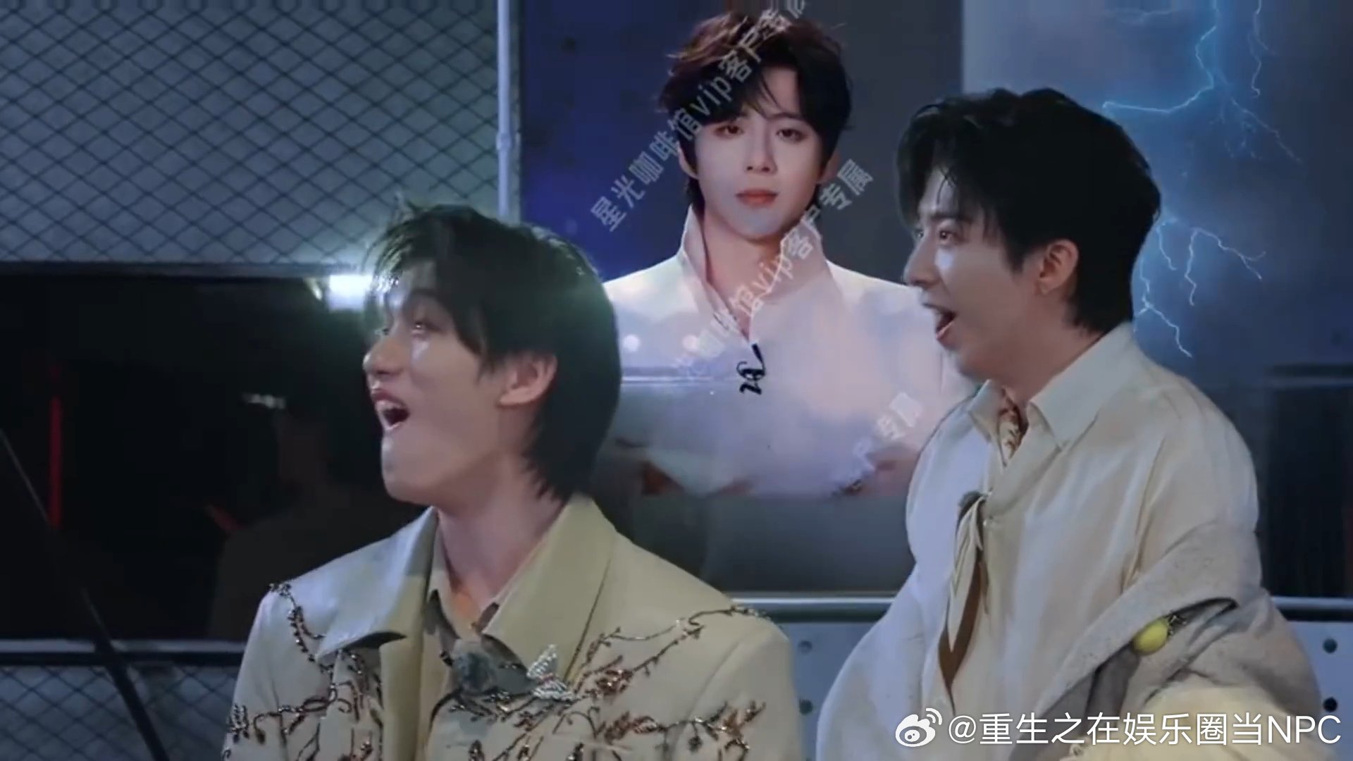 刘宇宁假腹肌也不给看刘宇宁尴尬地提了提裤子 没看成刘宇宁的假腹肌有点小遗憾，但周