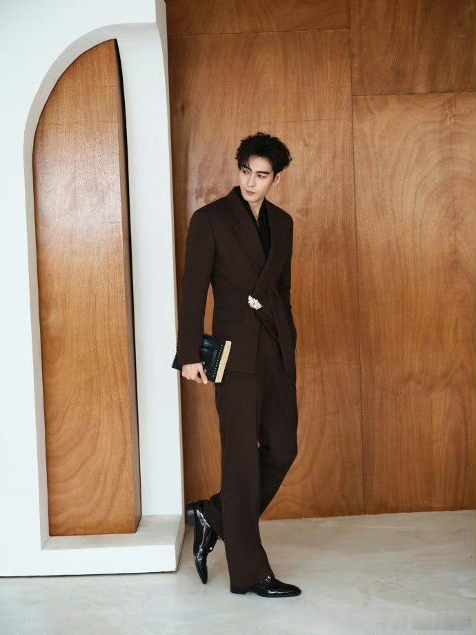 陈星旭上一部演npc这一部是npc陈晓旭带给我们的作品从来不会让我们失望，你小子