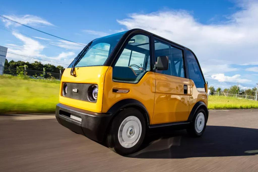 【日本超小型电动车 “Mibot” 亮相】
日本一款比轻型车更小的超小型电动车引