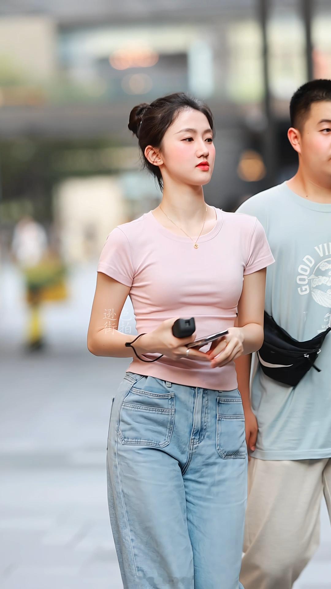 【成都街拍】周六，宝贝们早安！丨摄影拍照每日穿搭 ​​​