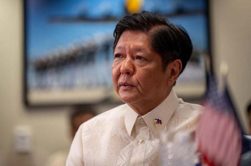 菲律宾彻底玩脱了，缺油只是表象，站错队才是硬伤！

菲律宾为了几桶油，在南海问题