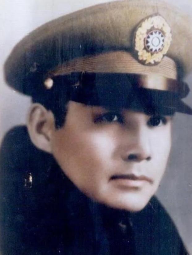 1947年，张灵甫把几百名解放军俘虏，塞进了自己的王牌师。汤恩伯当场脸色就变了，