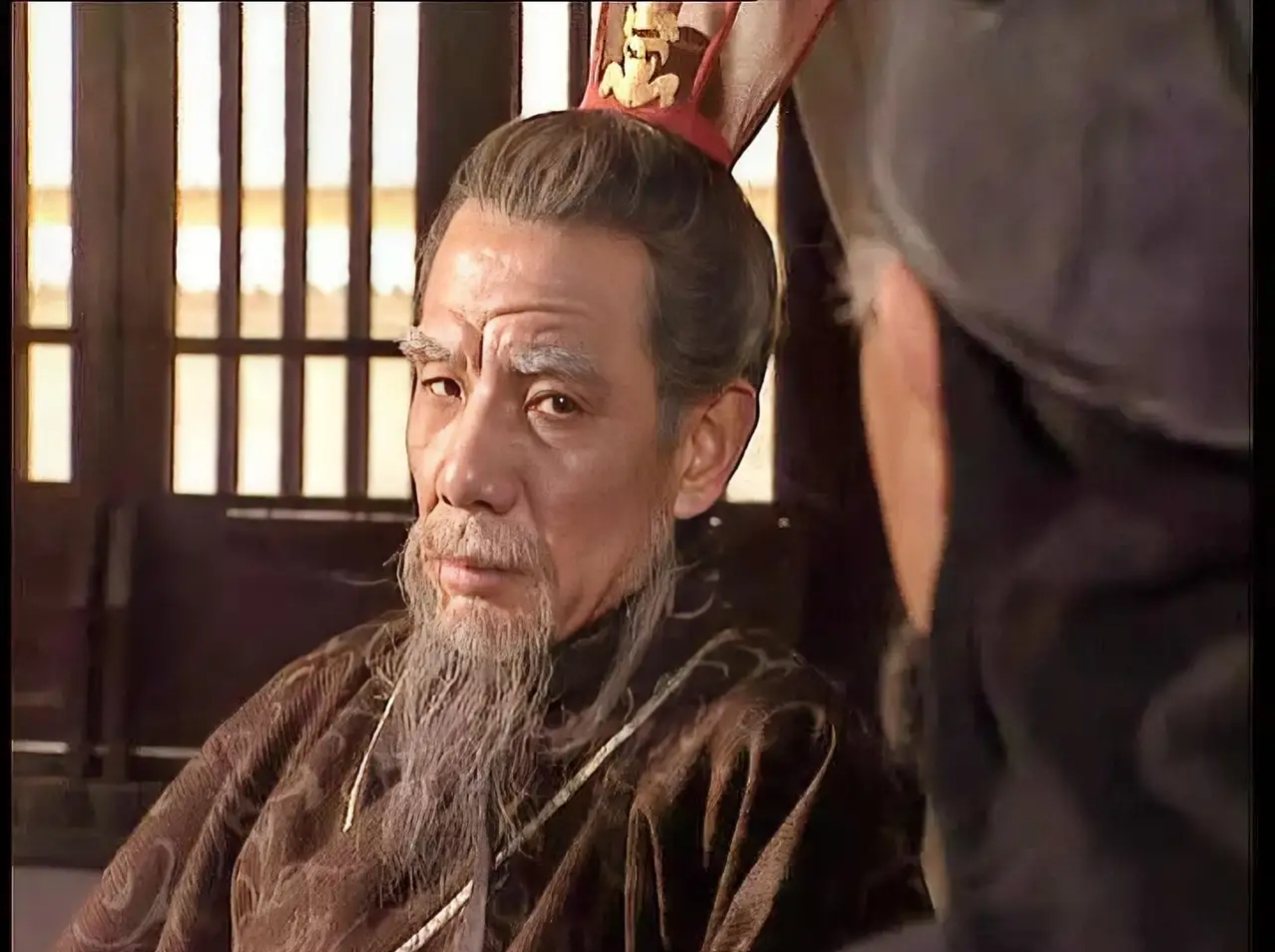 荧幕上饰演过司马懿的演员太多，但魏宗万才是观众心中无可替代的经典。他彻底吃透了角