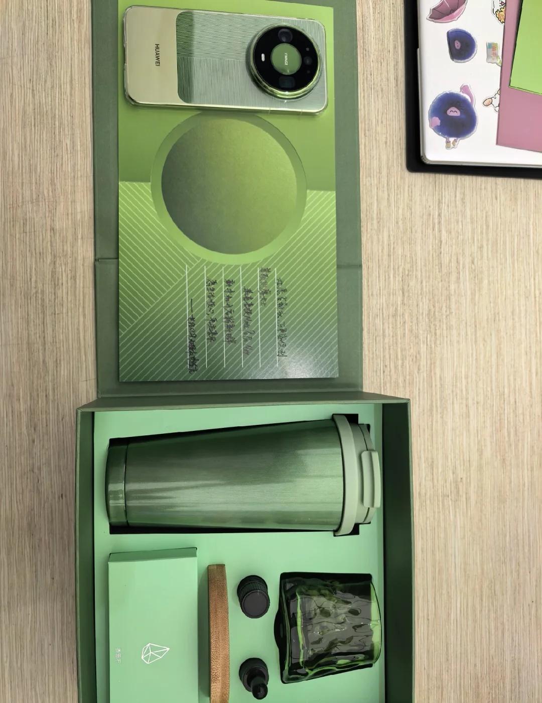 你怎么知道我成为了mate90promax机主
抢到首发！Mate一起发光吧 华