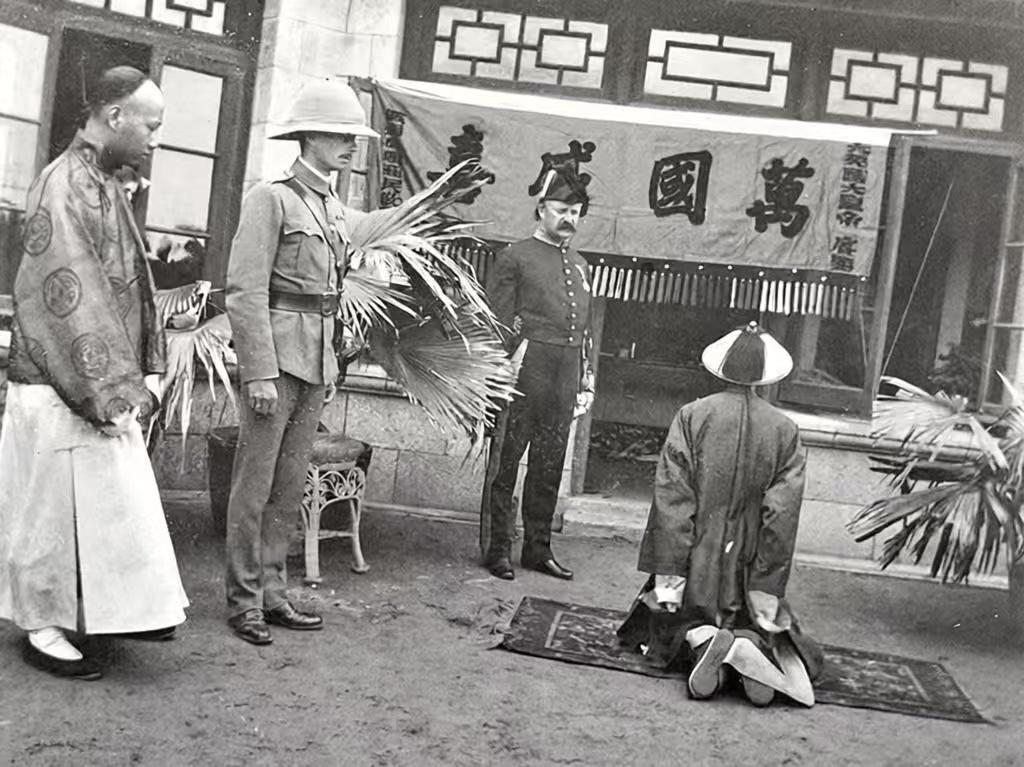 1902年8月9日，光绪28年，威海卫，英军行政长官官邸，（1898年，在被日寇