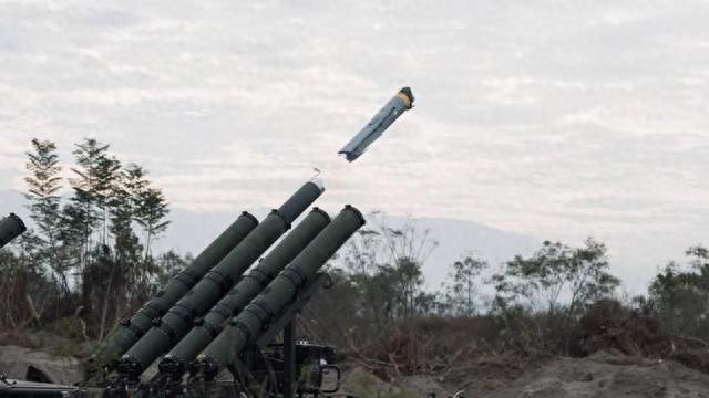 岛内买美国先进无人机，第一批就缺充电器，产业链终点在大陆