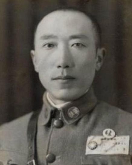 1941年，山西土匪乔日成投降日军后，日军中将竟亲自带着10000多人包围了他，