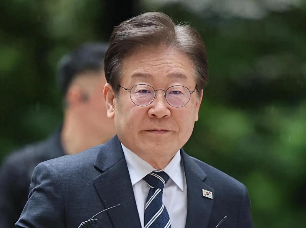 情况紧急！韩国发通知、菲总统表态，美国纳闷：中国的淡定超乎想象。
 
当地时间3