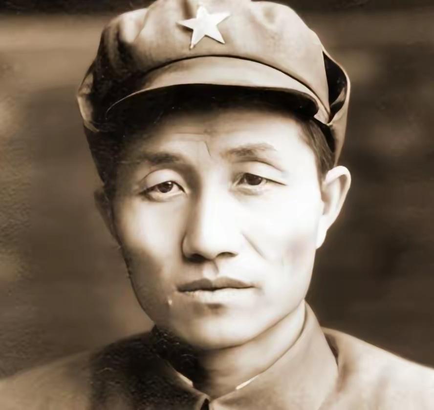 2小时致命拖延！参谋长泄私愤误全军，韩先楚拼死救徐海东
 
1935年甘肃板桥镇