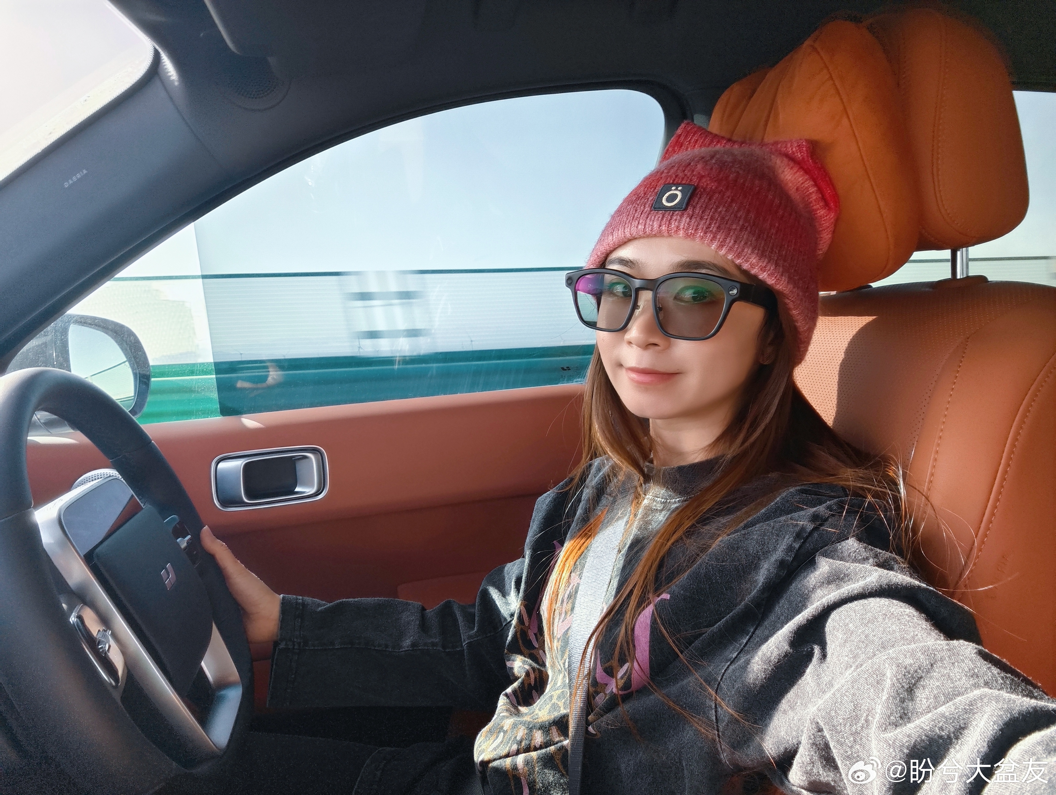 理想Livis眼镜出来玩就变成了我的太阳镜和拍视频工具了，还好选择了变色的版本，