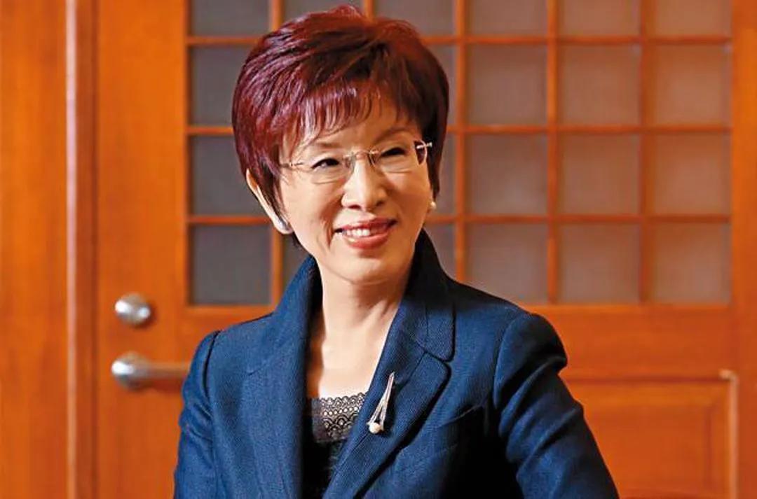 洪秀柱评韩国瑜：像突然换了一个人，民进党完全是在自取其辱

最近一段时间，“蓝营