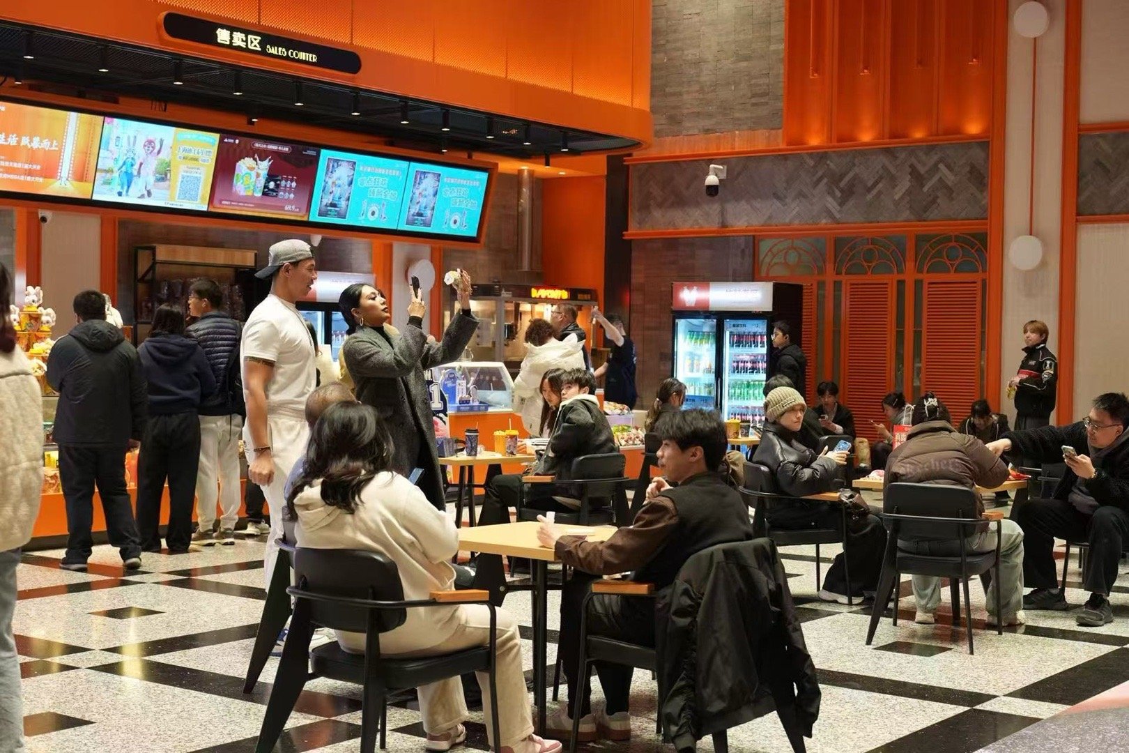 疯狂动物城2首批观众反馈来万达影城看疯狂动物城2 新场景沼泽市场设计太用心了！两