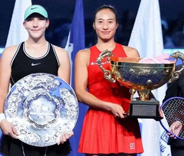 随着郑钦文退出武汉公开赛，诞生2大赢家与2大输家，WTA损失惨重