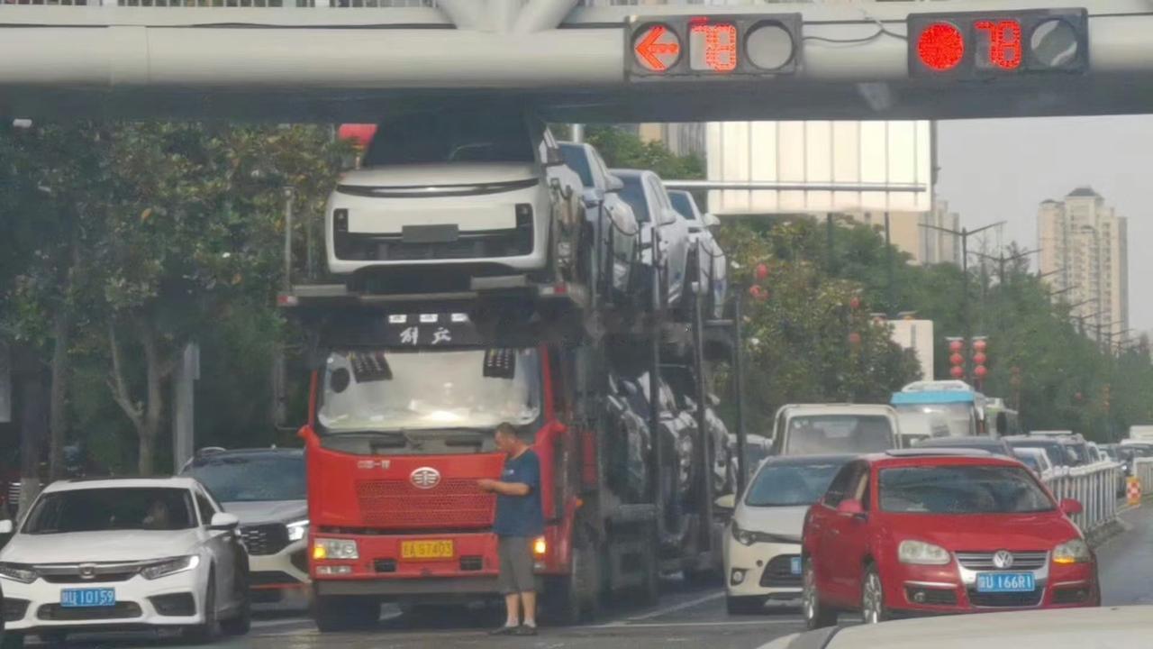 增程起家的开始转向纯电，纯电起家的开始转向增程~~~新能源车市的现状是增程车的销