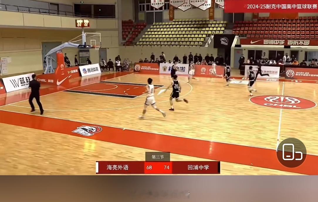 回浦跟海亮打得难分难解～～ 