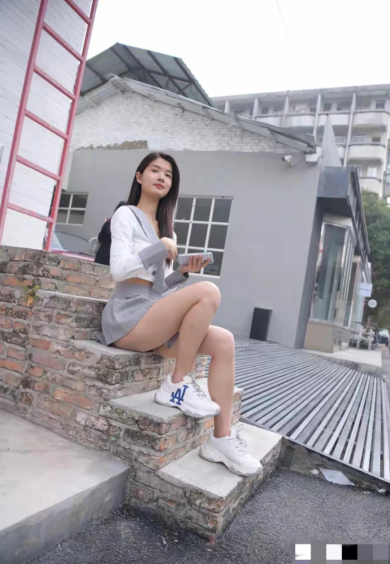 发挥你的大脑，就这样一身装备，如何让气质提升一个档次#咱也能做女神。# #美女法