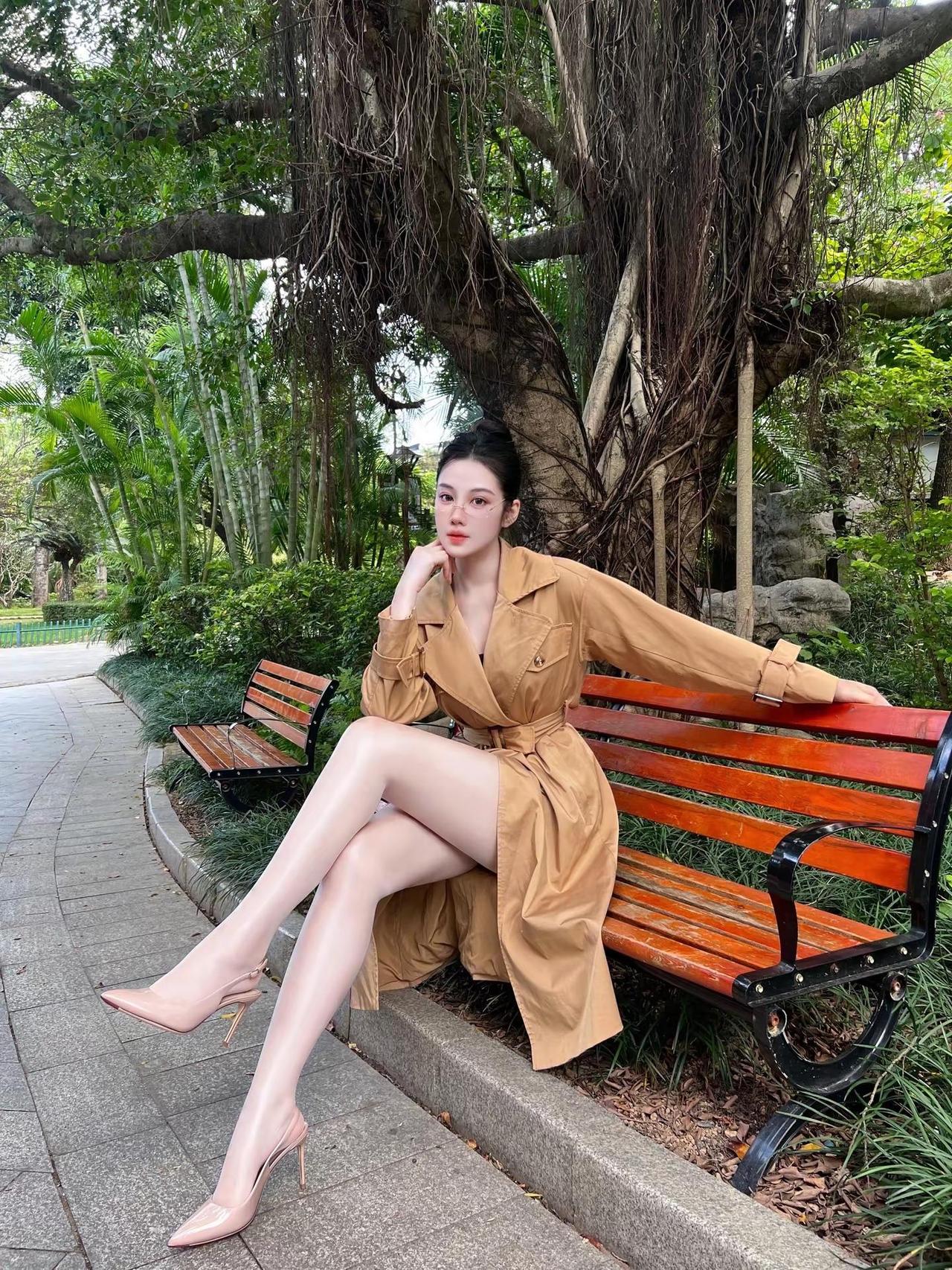温柔大姐姐。ootd穿搭 大长腿 御姐 氛围感
