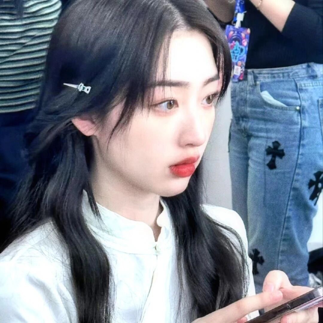 这期依旧投稿 欢迎大家评论呀𝙒𝙚𝘾𝙝𝙖𝙩头像｜时代峰峻邓恩熙大公主 