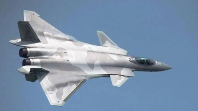 美国最近给咱们的歼-20算了笔账，结果让不少人惊掉了下巴，他们觉得用不着等咱们的