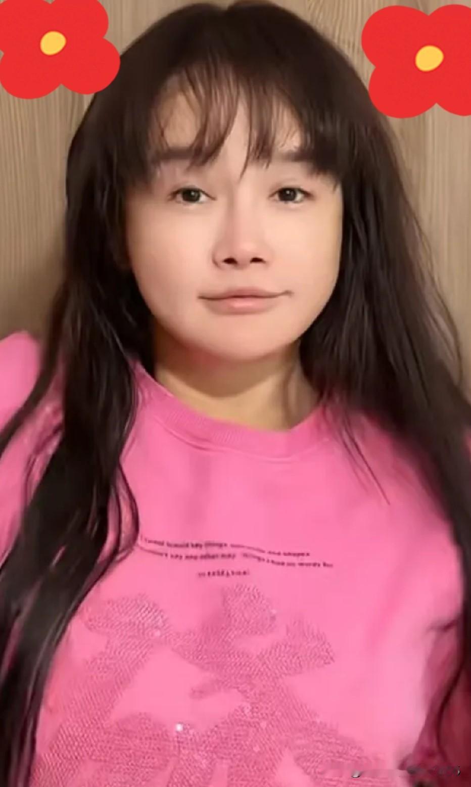 我爸看人确实毒，当初见着冉莹颖，张嘴就夸人家是打着灯笼都难找的“贤内助”。

我