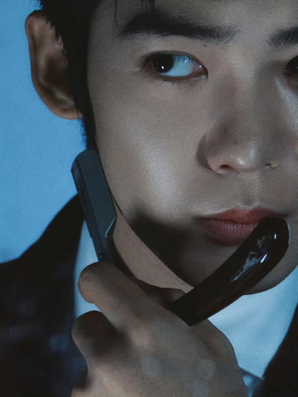 于适出席今晚第22届电影频道传媒关注单元闭幕式，一身Brunello Cucin