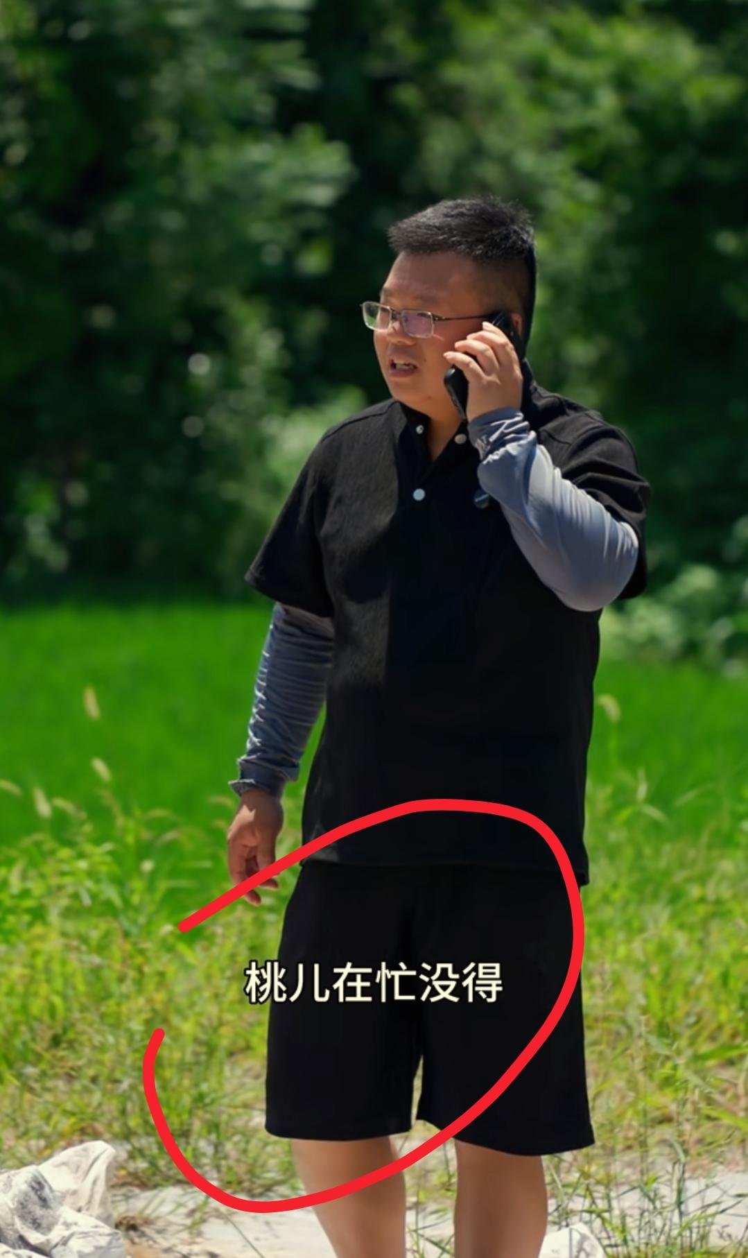 看到渝乡桃子坚持更新视频，我忍了
看到网红借钱被倒打一耙，我也忍了
可是看到勤恳