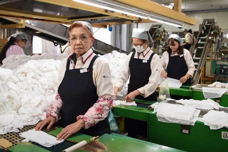 身边老人的就业观在发生变化，很多人已经在思考，自己 65 岁应该工作，应该干什么