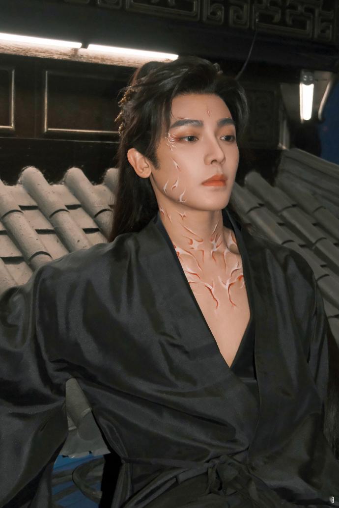 侯明昊入青云收官发文 纪伯宰的青云之路落下帷幕，从纨绔表象下的隐忍布局，到执棋破