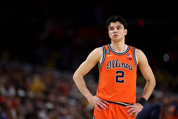 伊利诺伊大学的大三锋线球员安德烈-斯托亚科维奇（Andrej Stojakovi