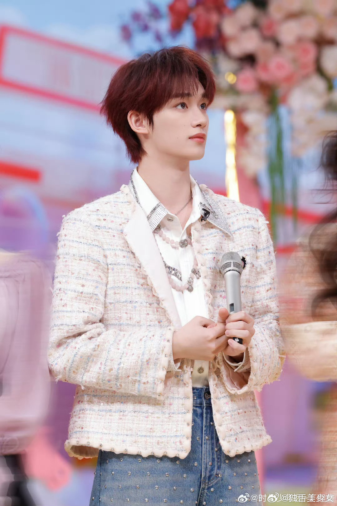 丁程鑫好六开工你好星期六开工派对笑点拉满！丁程鑫一句“我既不是千里马，也不是二维