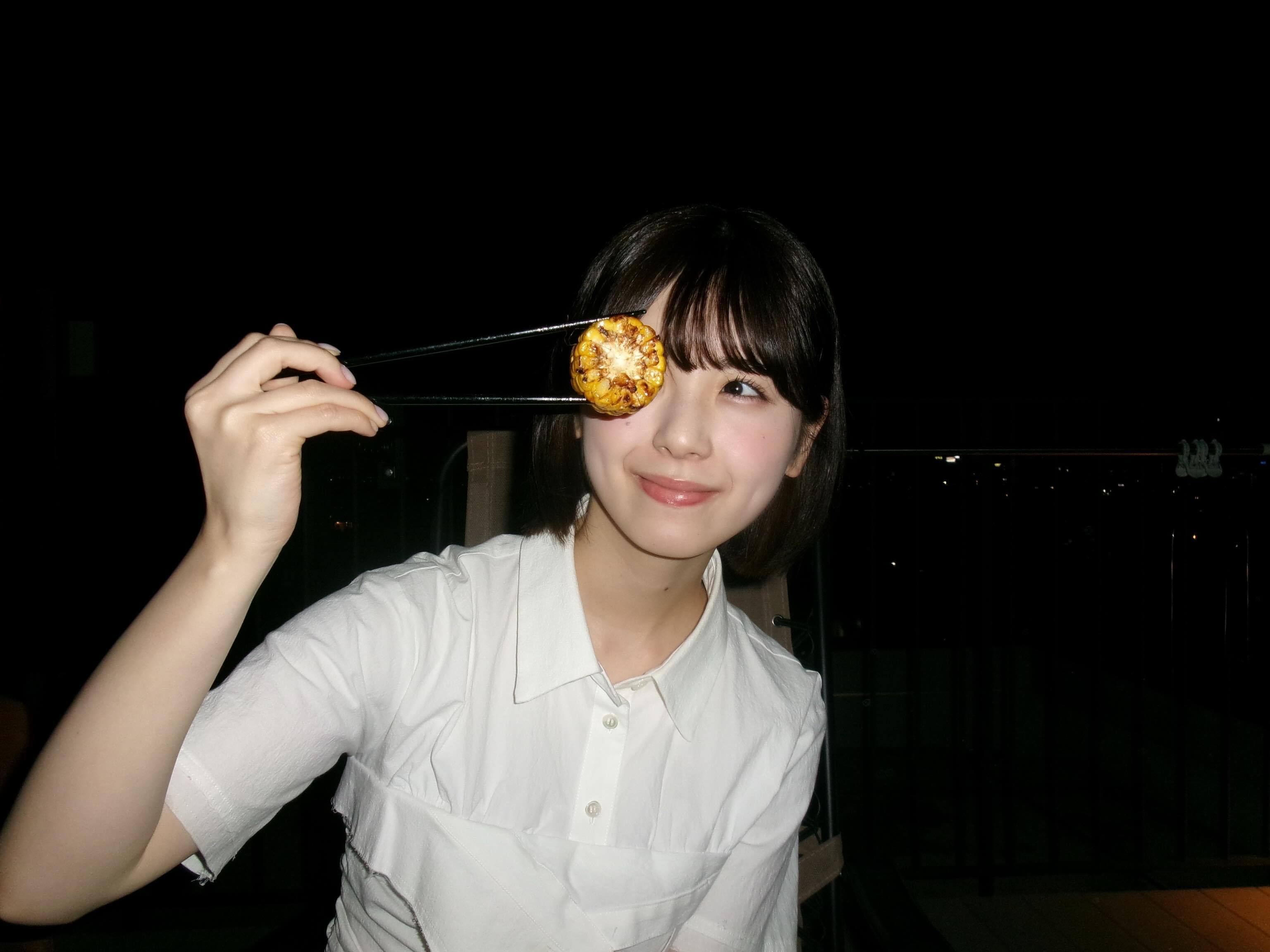 筒井あやめ「.いっぱい食べよう♩⟡1枚目のジャケットはおばあちゃんが着てて、それ