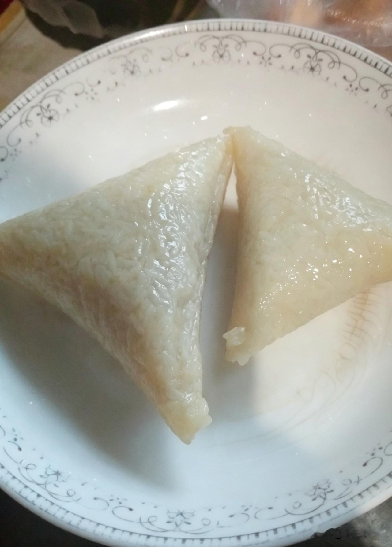这样的三角白粽子，是多少人童年的记忆呀？我感受到了家族基因力量的强大！买过收过尝