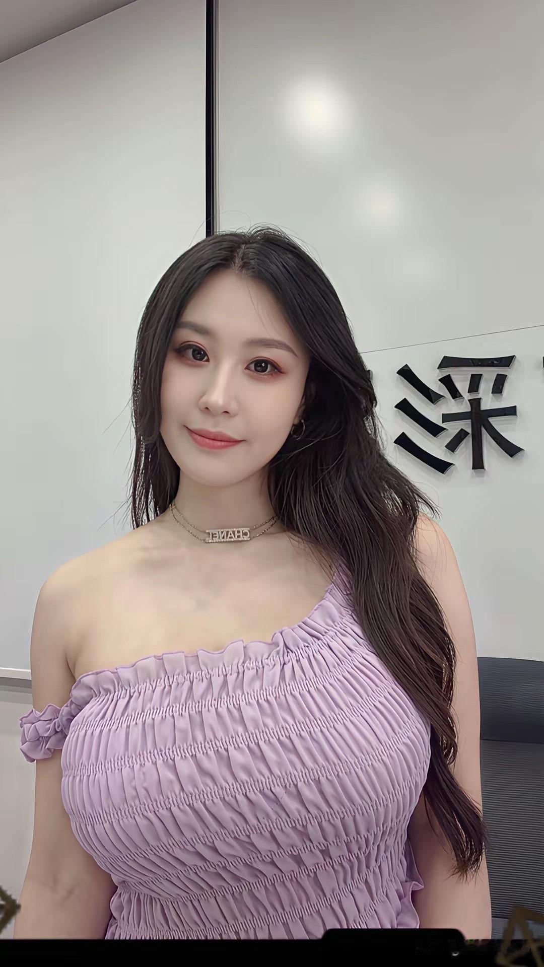 我爱坐地铁，也爱坐公交