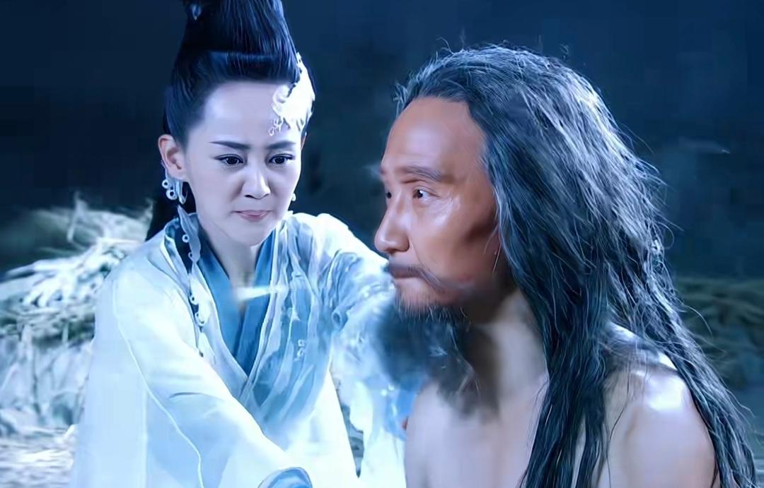 崖底老者后背三枚毒针，牵出武林盟主二十年惊天阴谋
 
断魂崖底常年阴湿，每逢雷雨