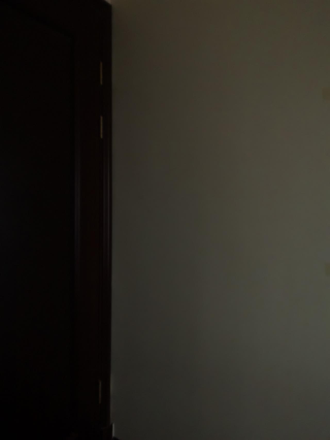 我今天发现了一个排解郁闷苦楚的好法子，那就是撞墙


好不容易休息一天就跟儿子打