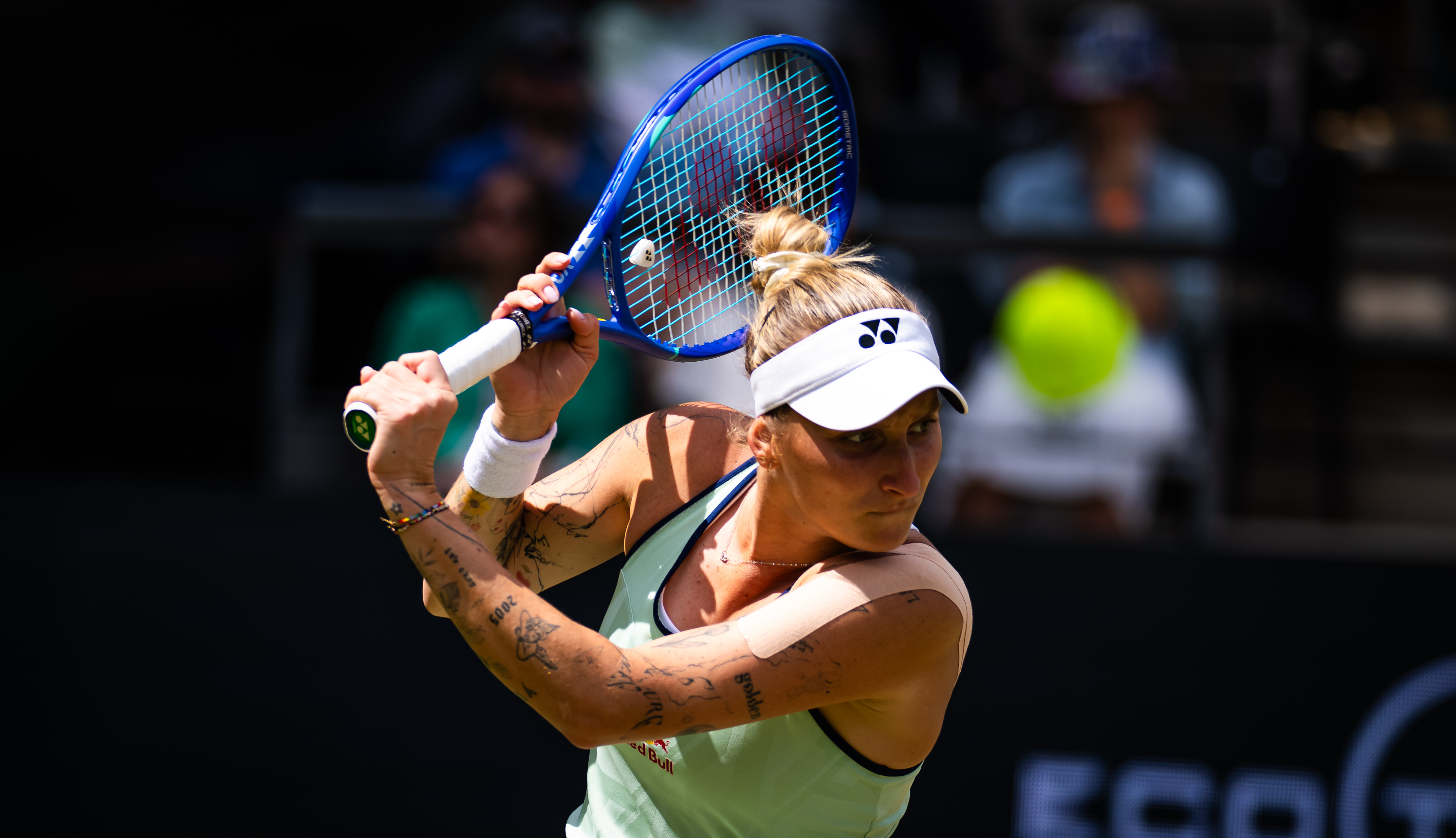 万卓索娃重返WTA四强WTA500柏林站1/4决赛，万卓索娃以6-4 6-1淘汰