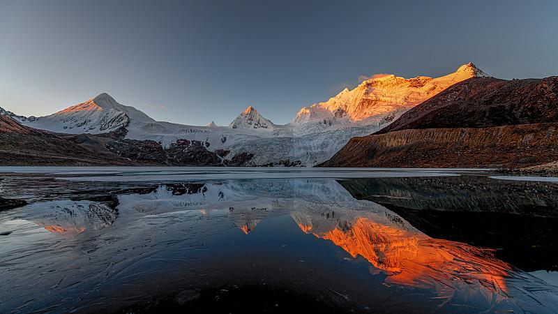 都过了大半辈子了，什么没经历过！我们应该接受和允许一切的发生，这样你才能赢了世间