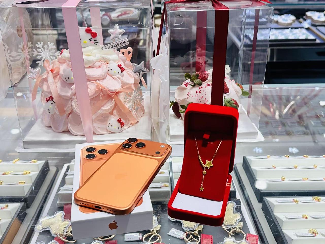 谁会给你买好吃的你自己 谁会给你买漂亮衣服你自己 谁会永远站在你这边还是你自己 