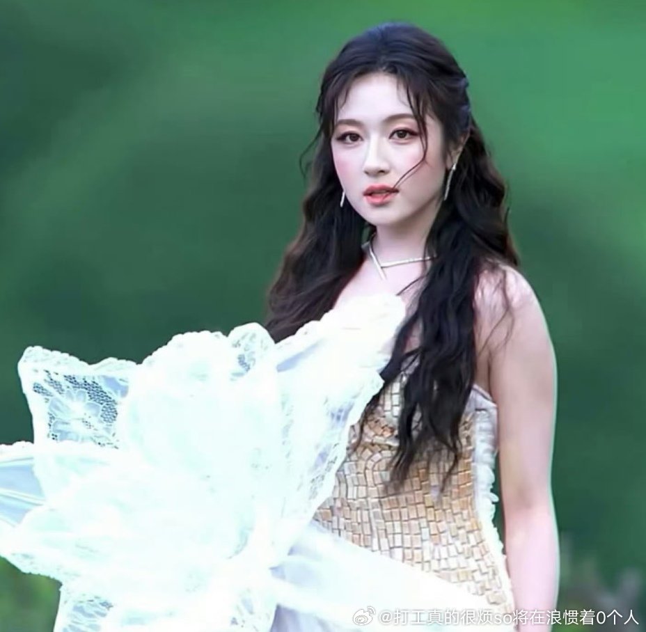 这膀子这不存在的腰线换周也也是被麻辣了 