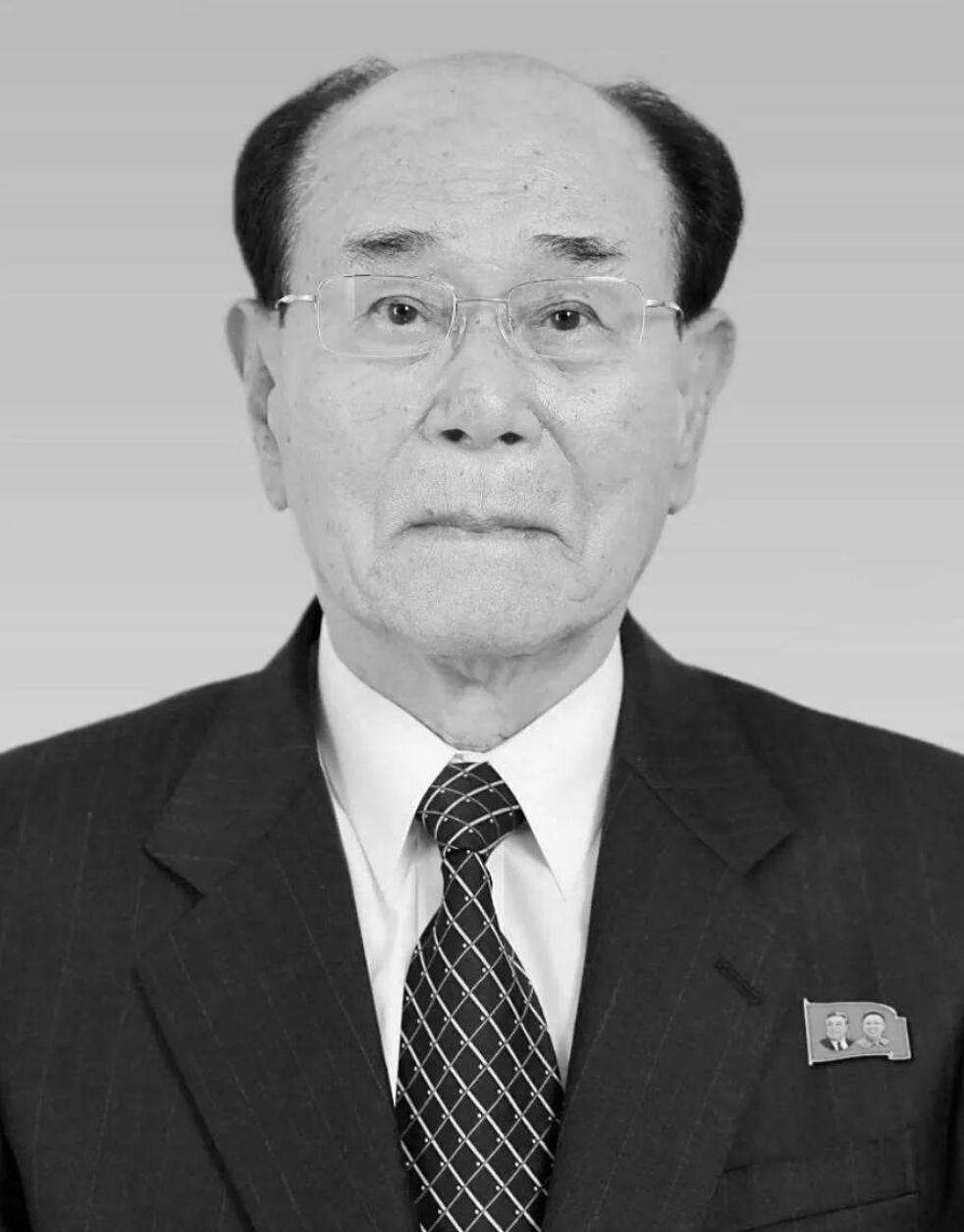 就在刚刚
朝鲜突然宣布了

朝鲜最高人民会议常任委员会前委员长金永南于当地时间1