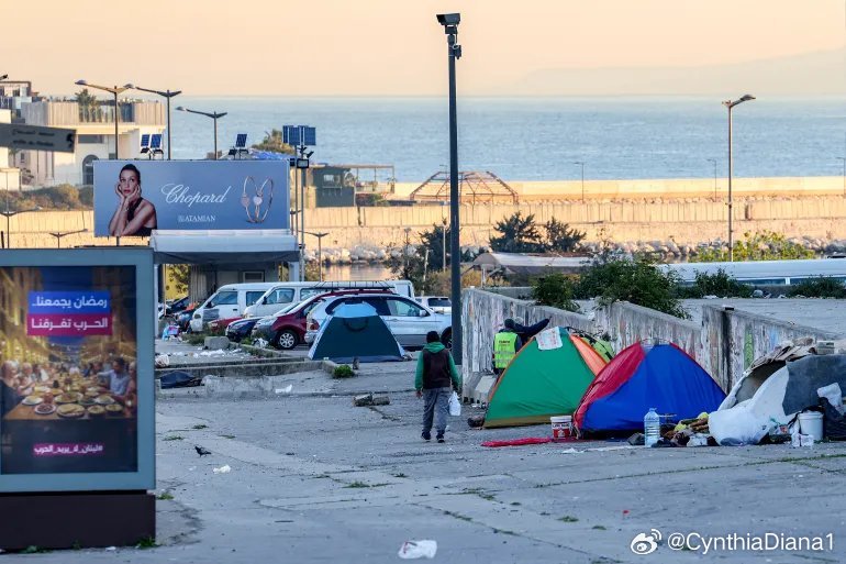 (UTC11：35)照片：贝鲁特滨水区临时境内流离失所者营地 